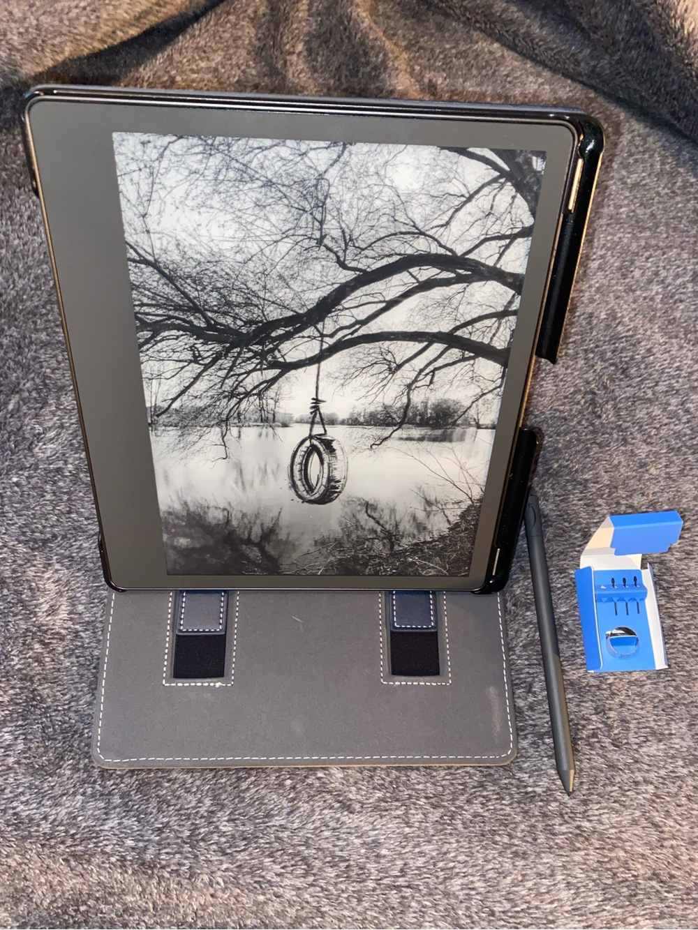 Amazon Kindle Scribe 32GB + Pen + Case + Extra Nibs